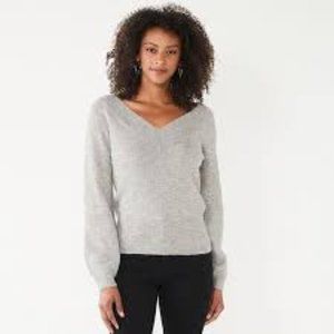 EUC Nine West Femme Heather Gray Shimmer Double V-Neck Sweater – Size XL